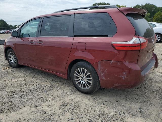 5TDYZ3DC0JS937895 - 2018 TOYOTA SIENNA XLE RED photo 2