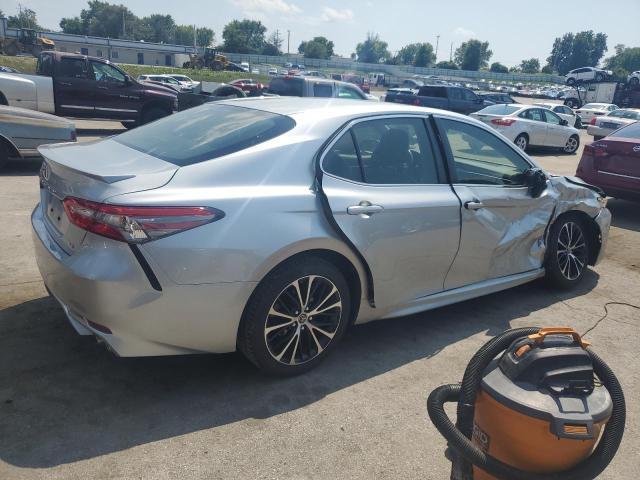 JTNB11HK0J3016244 - 2018 TOYOTA CAMRY L 银色 照片 3