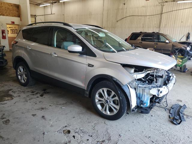 1FMCU0GD5JUC35560 - 2018 FORD ESCAPE SE SILVER photo 4