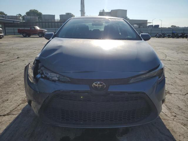 5YFEPMAE1MP148804 - 2021 TOYOTA COROLLA LE SILVER photo 5