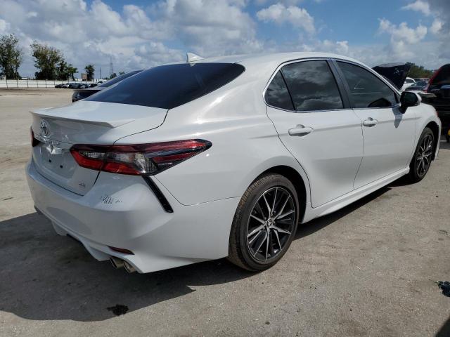 4T1G11AK2PU185958 - 2023 TOYOTA CAMRY SE NIGHT SHADE WHITE photo 3
