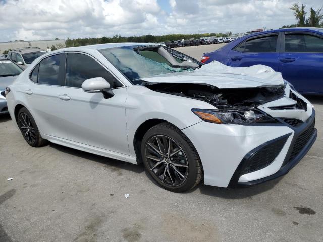 4T1G11AK2PU185958 - 2023 TOYOTA CAMRY SE NIGHT SHADE WHITE photo 4