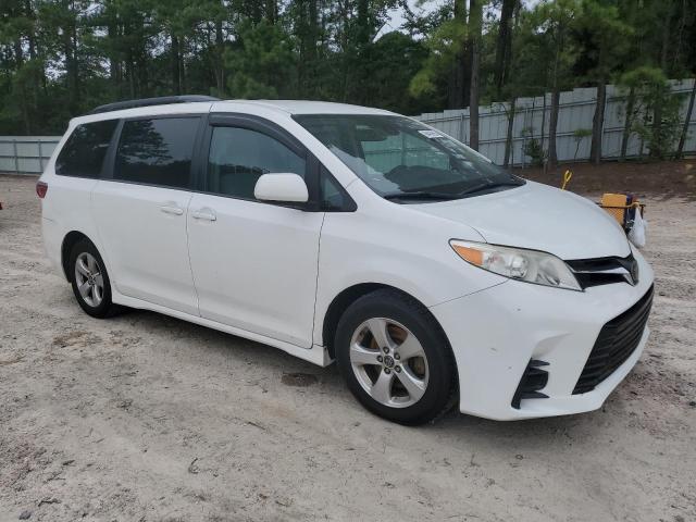 5TDKZ3DC0JS904207 - 2018 TOYOTA SIENNA LE Weiß Foto 4