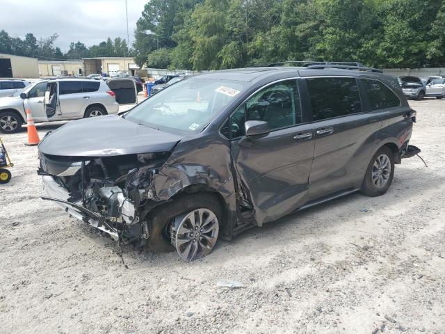 2024 TOYOTA SIENNA XLE, 