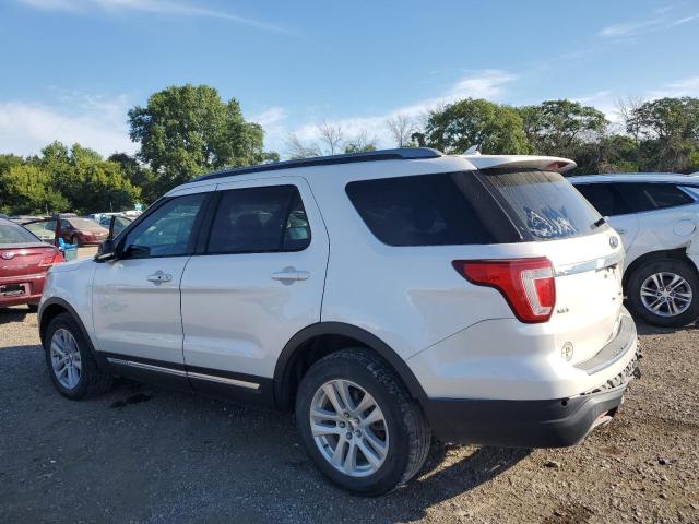 1FM5K8D8XJGB69736 - 2018 FORD EXPLORER XLT Biały zdjęcie 2