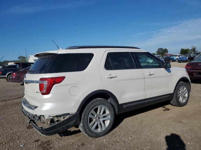 1FM5K8D8XJGB69736 - 2018 FORD EXPLORER XLT Biały zdjęcie 3