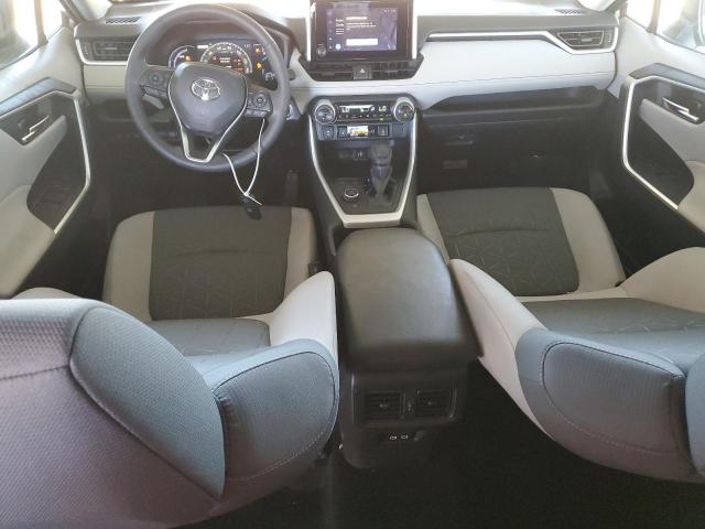 2T3RWRFV9RW206312 - 2024 TOYOTA RAV4 XLE SILVER photo 8