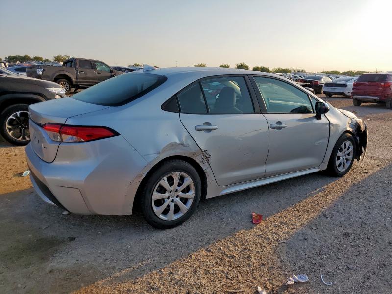 5YFEPMAE1MP189160 - 2021 TOYOTA COROLLA LE SILVER photo 3