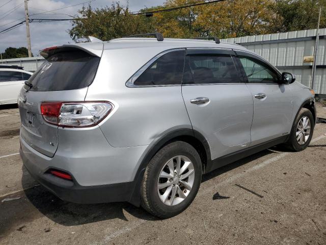 5XYPGDA50JG419666 - 2018 KIA SORENTO LX SILVER photo 3