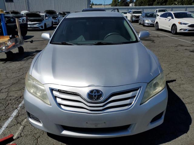 4T1BF3EK1BU213405 - 2011 TOYOTA CAMRY BASE SILVER photo 5