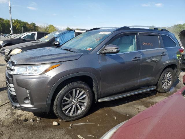 5TDJZRFH3KS708710 - 2019 TOYOTA HIGHLANDER SE GRAY photo 1