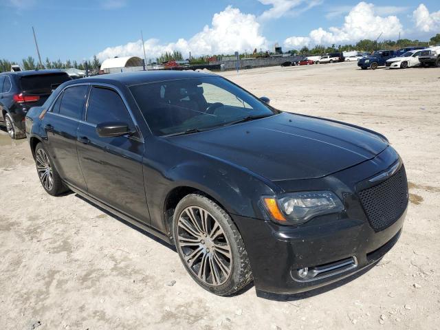 2C3CCABGXDH703387 - 2013 CHRYSLER 300 S BLACK photo 4