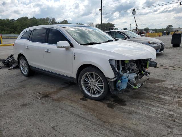2LMHJ5ATXKBL04119 - 2019 LINCOLN MKT WHITE photo 4