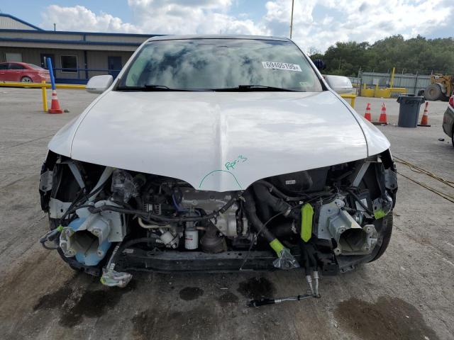 2LMHJ5ATXKBL04119 - 2019 LINCOLN MKT WHITE photo 5