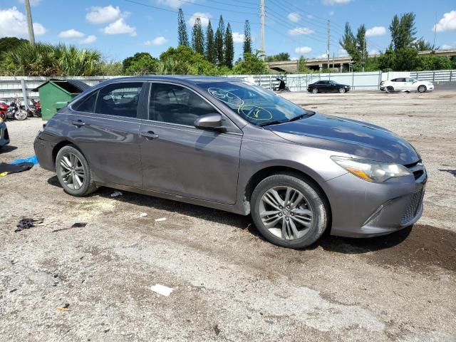 4T1BF1FK2HU323357 - 2017 TOYOTA CAMRY LE GRAY photo 4