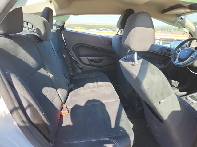 3FADP4BJ0JM146820 - 2018 FORD FIESTA SE WHITE photo 10