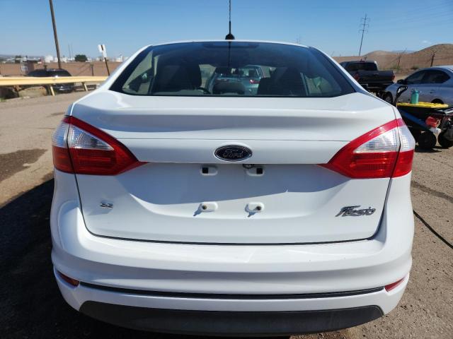 3FADP4BJ0JM146820 - 2018 FORD FIESTA SE WHITE photo 6