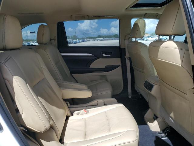 5TDKZRFH9KS570966 - 2019 TOYOTA HIGHLANDER SE 白色 照片 11