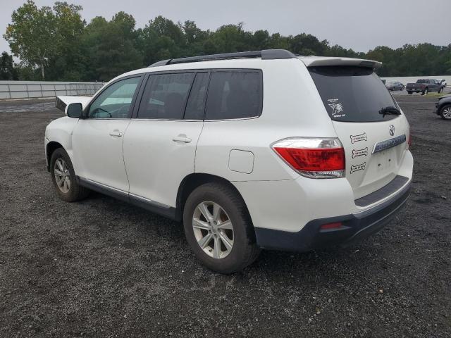 5TDBK3EH3BS060728 - 2011 TOYOTA HIGHLANDER BASE WHITE photo 2