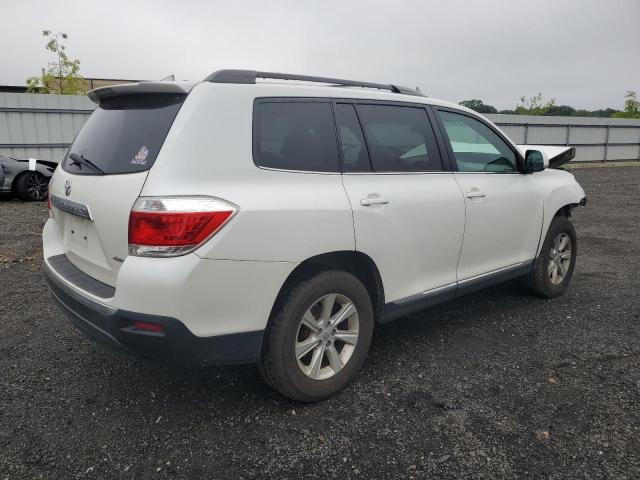 5TDBK3EH3BS060728 - 2011 TOYOTA HIGHLANDER BASE WHITE photo 3