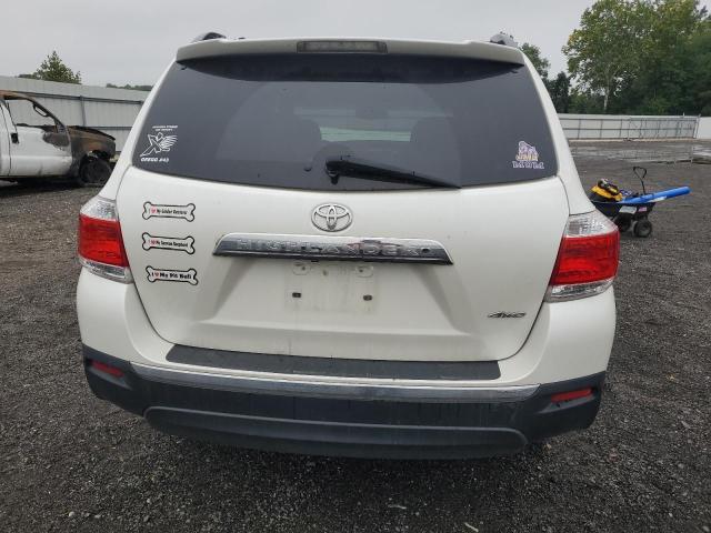 5TDBK3EH3BS060728 - 2011 TOYOTA HIGHLANDER BASE WHITE photo 6