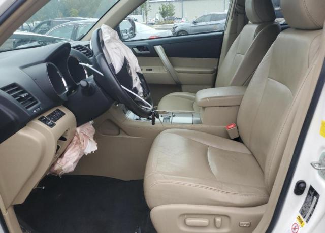 5TDBK3EH3BS060728 - 2011 TOYOTA HIGHLANDER BASE WHITE photo 7