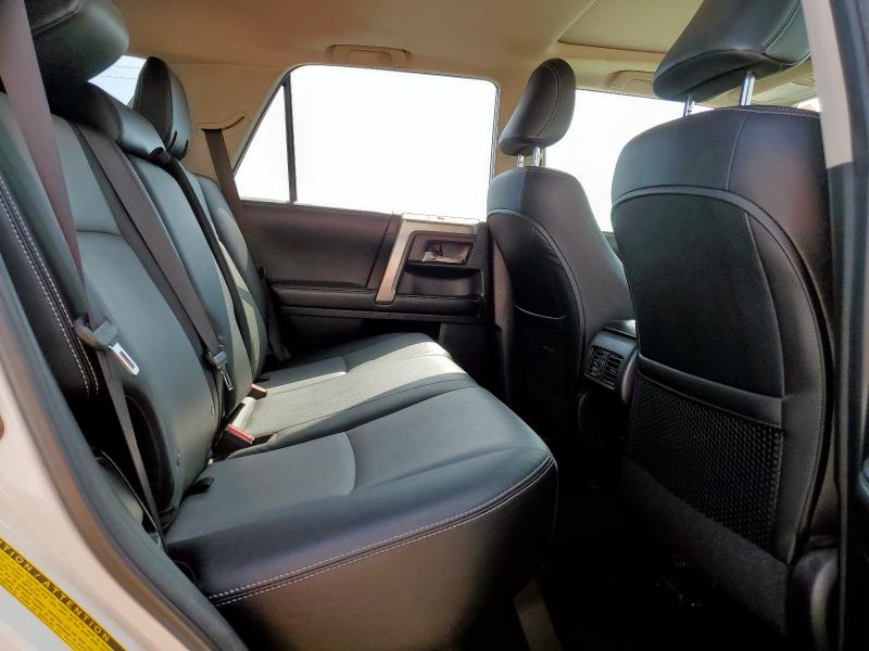 JTEBU5JR0H5477562 - 2017 TOYOTA 4RUNNER SR5/SR5 PREMIUM Biały zdjęcie 11