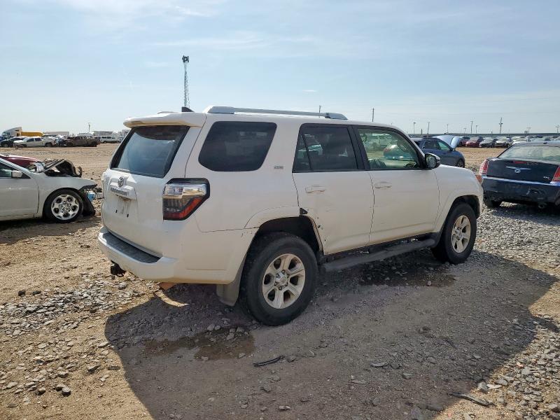 JTEBU5JR0H5477562 - 2017 TOYOTA 4RUNNER SR5/SR5 PREMIUM Biały zdjęcie 3