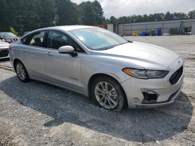 3FA6P0LU6KR188987 - 2019 FORD FUSION SE 银色 照片 4