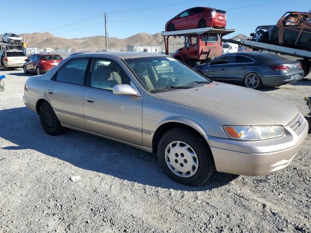 JT2BG22K6W0214345 - 1998 TOYOTA CAMRY CE TAN photo 4