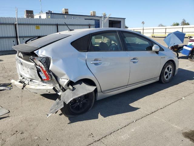 JTDKN3DU5D5607285 - 2013 TOYOTA PRIUS 银色 照片 3