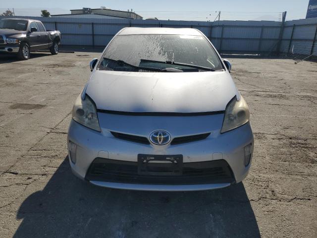 JTDKN3DU5D5607285 - 2013 TOYOTA PRIUS 银色 照片 5