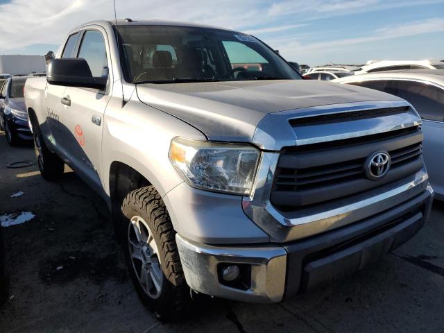 5TFUY5F18EX396071 - 2014 TOYOTA TUNDRA DOUBLE CAB SR/SR5 SILVER photo 4
