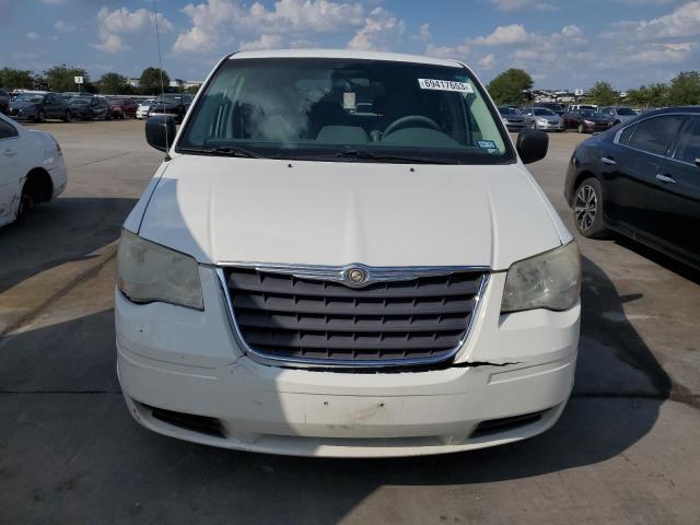 2A8HR44H28R652631 - 2008 CHRYSLER TOWN & COU LX WHITE photo 5