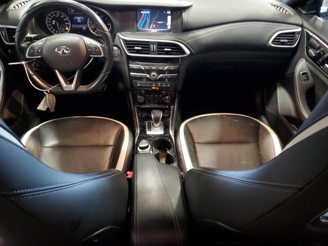 SJKCH5CP9JA056877 - 2018 INFINITI QX30 BASE RED photo 8