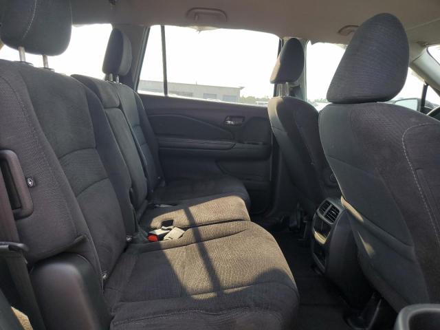 5FNYF5H16JB013821 - 2018 HONDA PILOT LX WHITE photo 11