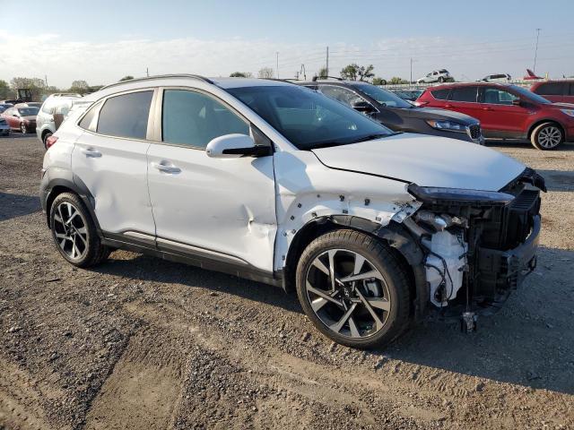 KM8K5CA37PU981785 - 2023 HYUNDAI KONA LIMITED WHITE photo 4