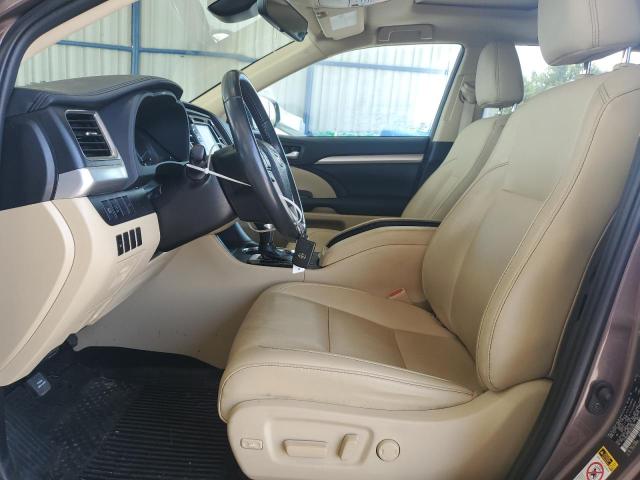 5TDKZRFH6KS346389 - 2019 TOYOTA HIGHLANDER SE BROWN photo 7