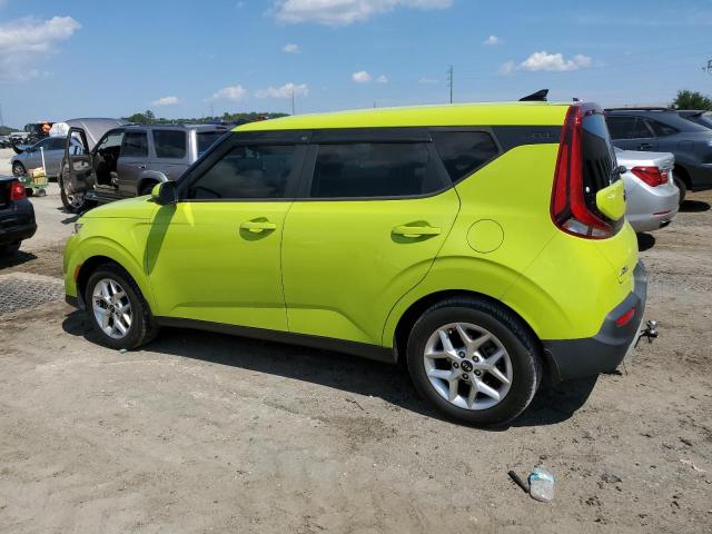 KNDJ33AUXL7075332 - 2020 KIA SOUL EX GREEN photo 2