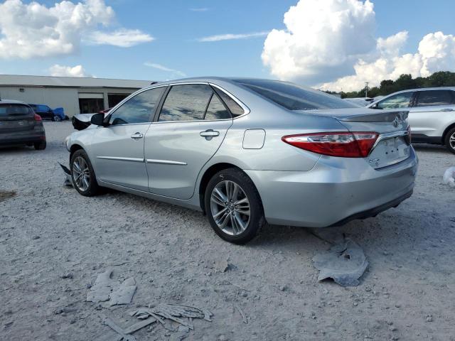 4T1BF1FK7HU357441 - 2017 TOYOTA CAMRY LE SILVER photo 2