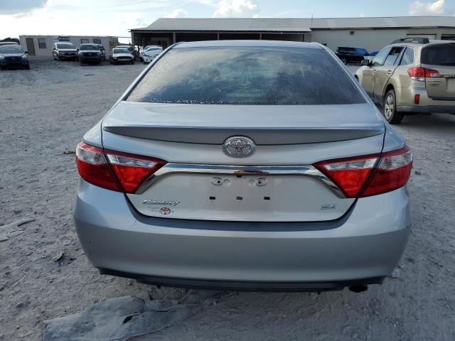 4T1BF1FK7HU357441 - 2017 TOYOTA CAMRY LE SILVER photo 6