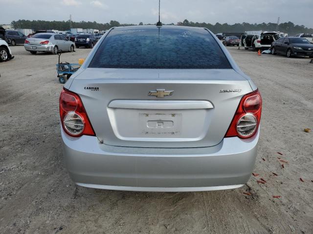 1G1JA5SH6F4196988 - 2015 CHEVROLET SONIC LS SILVER photo 6