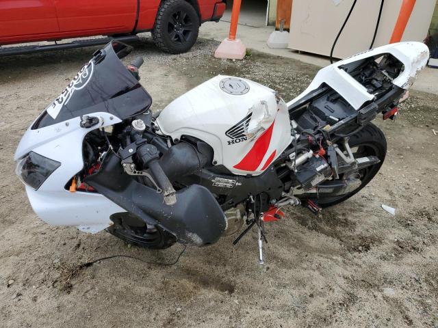 JH2PC35071M209009 - 2001 HONDA CBR600 F4 WHITE photo 2