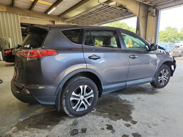 2T3BFREV3JW852436 - 2018 TOYOTA RAV4 LE Gri fotoğraf 3