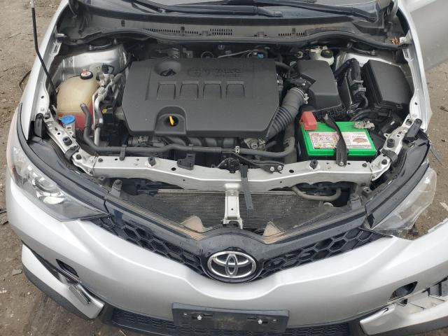 JTNKARJE3JJ566732 - 2018 TOYOTA COROLLA IM SILVER photo 11