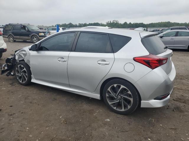 JTNKARJE3JJ566732 - 2018 TOYOTA COROLLA IM SILVER photo 2