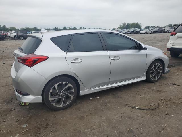 JTNKARJE3JJ566732 - 2018 TOYOTA COROLLA IM SILVER photo 3