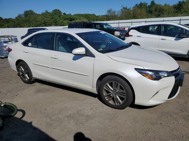 4T1BF1FKXHU310792 - 2017 TOYOTA CAMRY LE WHITE photo 4