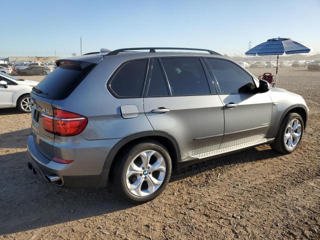5UXZW0C5XCL662909 - 2012 BMW X5 XDRIVE35D GRAY photo 3
