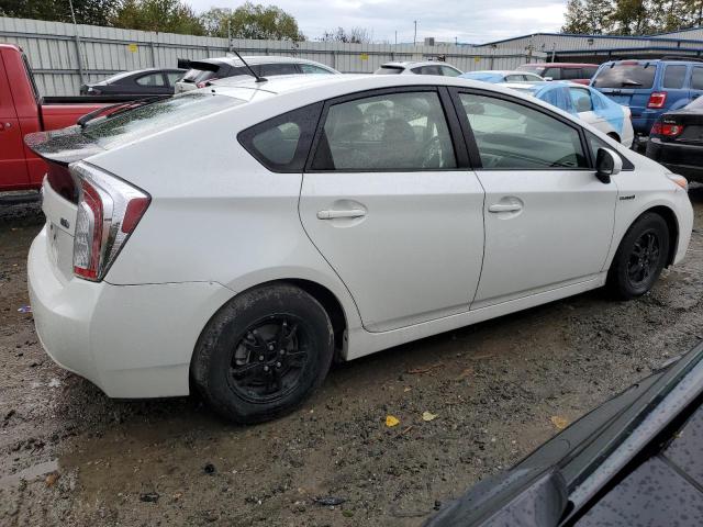 JTDKN3DU5F0456111 - 2015 TOYOTA PRIUS WHITE photo 3